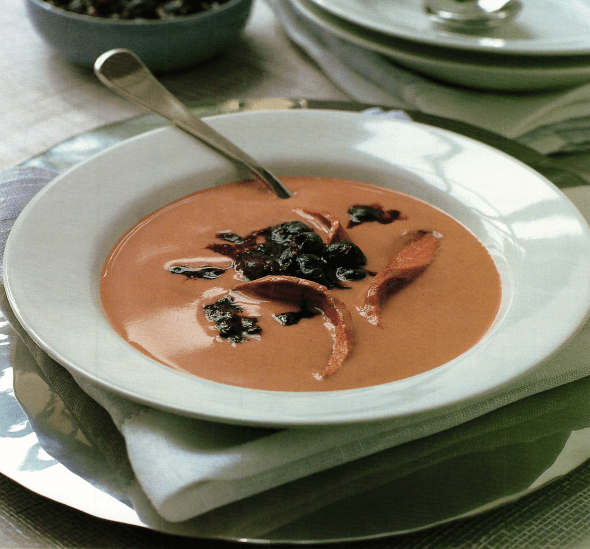 Утиный крем-суп с релишем из голубики