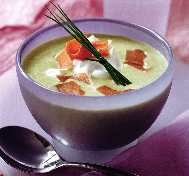 Холодный суп из зелёного горошка с прошутто